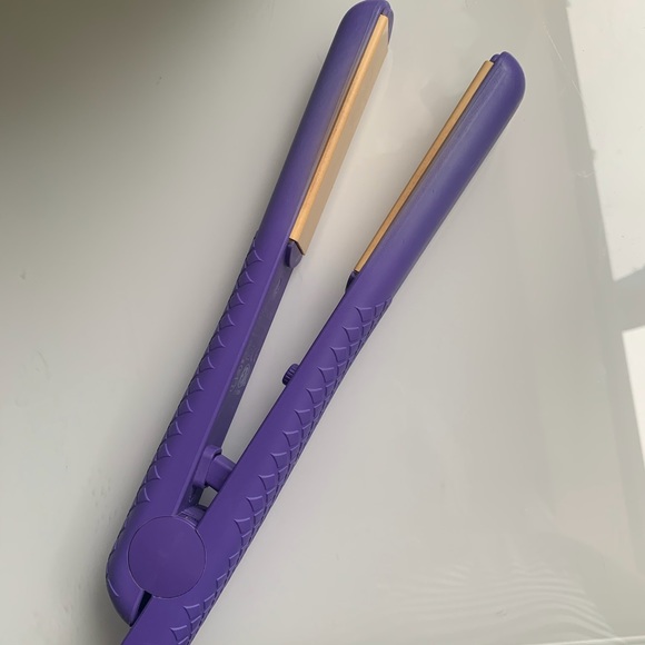 ❗️SOLD❗️Corioliss Purple Ceramic Ionic Flat Iron - Picture 4 of 10